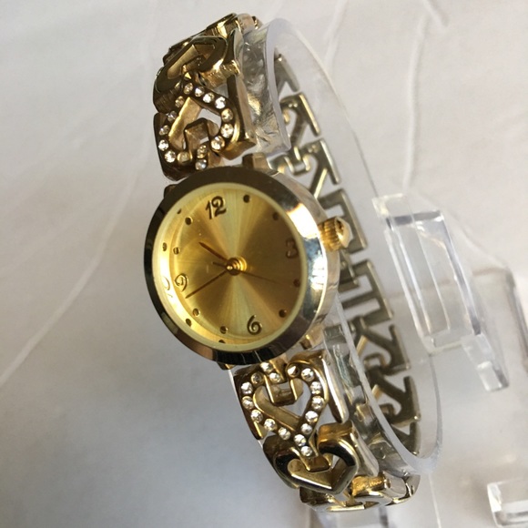 clock Allude🌷 - Picture 3 of 16